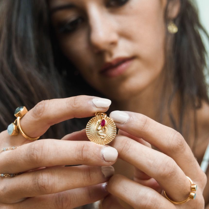 Ruby Kundalini Snake medaillon ketting