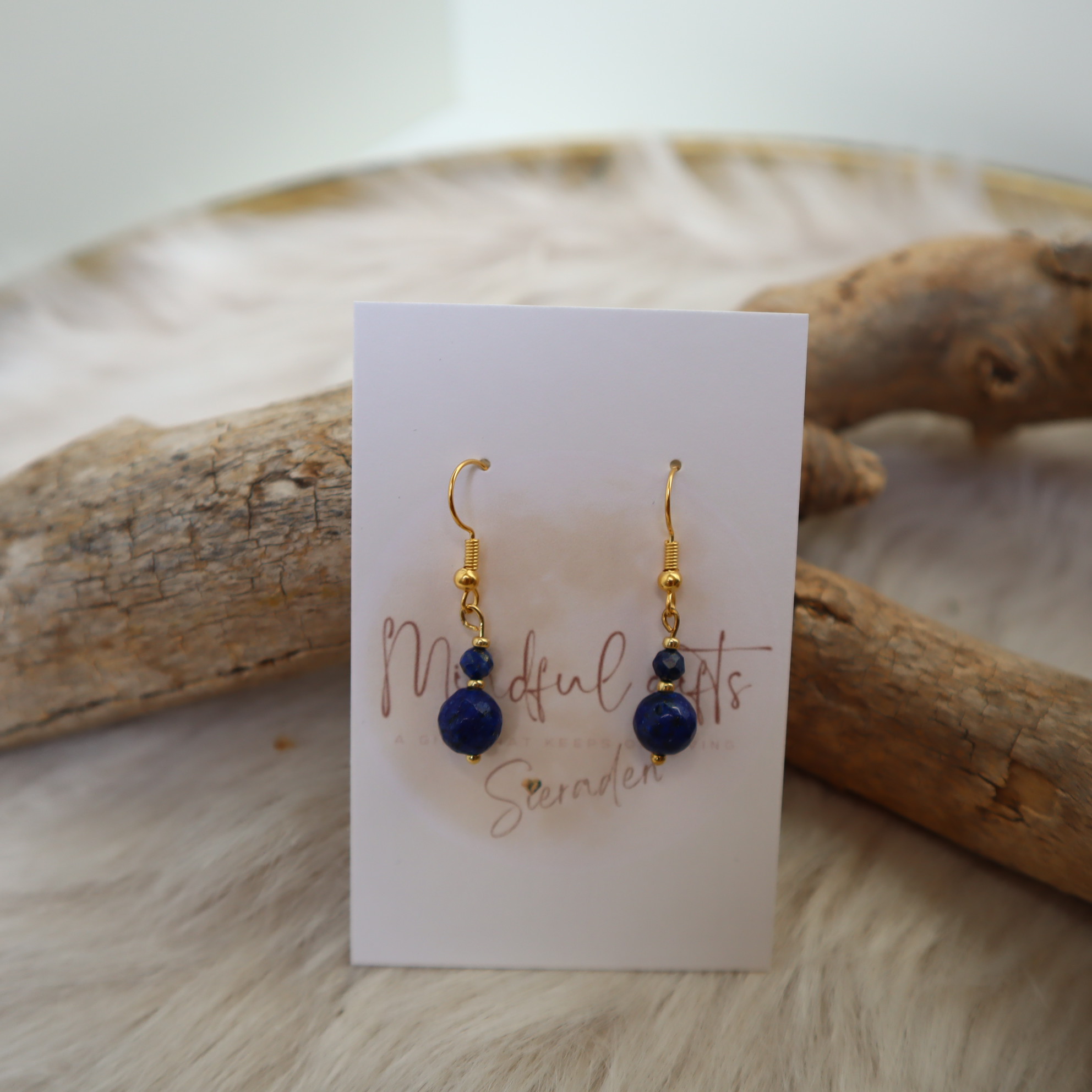 Oorhangers met Lapis Lazuli Oorhangers met Lapis Lazuli