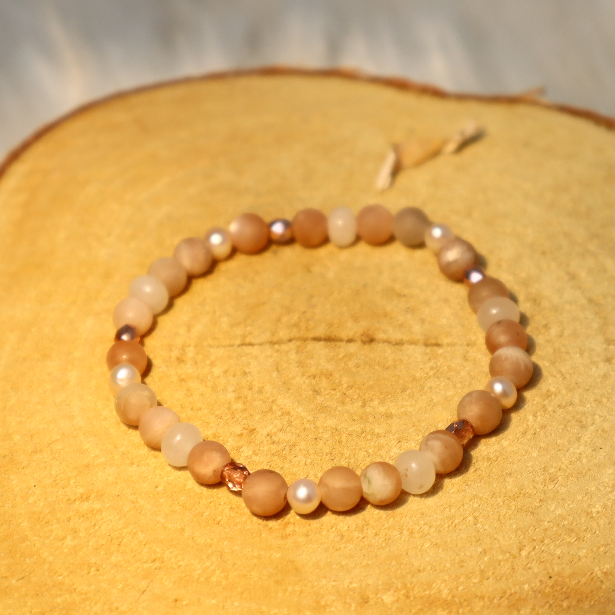 Armband met zon & maansteen Armband met zon & maansteen